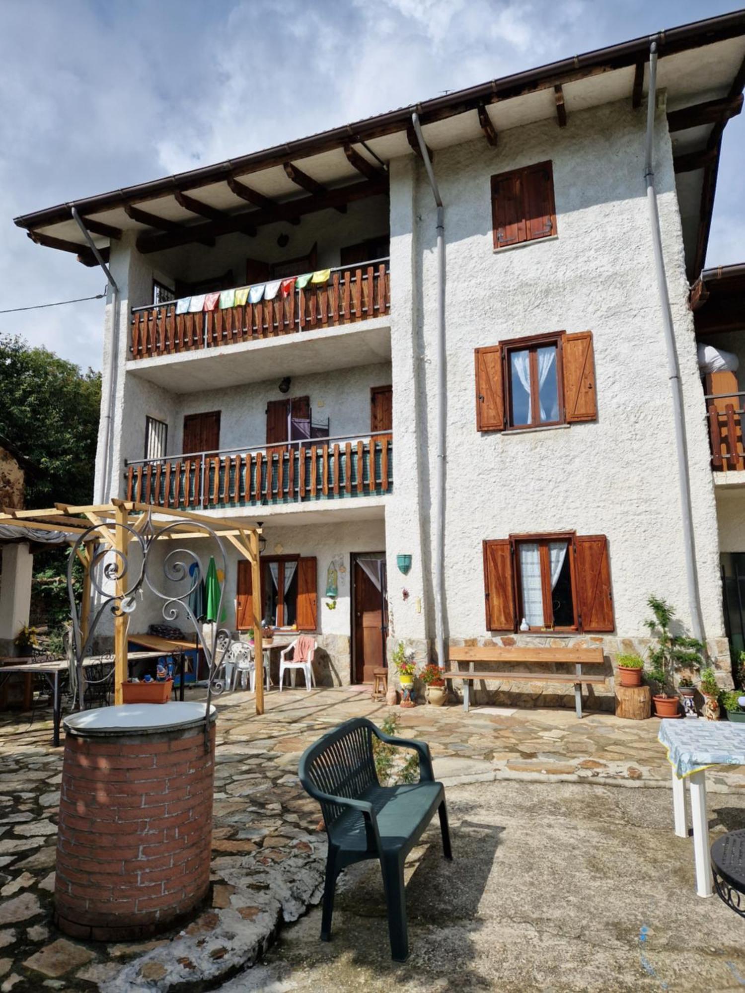 Casa Omnia B&B Castellamonte Esterno foto